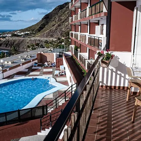 With One Bedroom In Bajamar With Wonderful Sea View Shared Pool Balcony 500 M From The Beach バハマル
